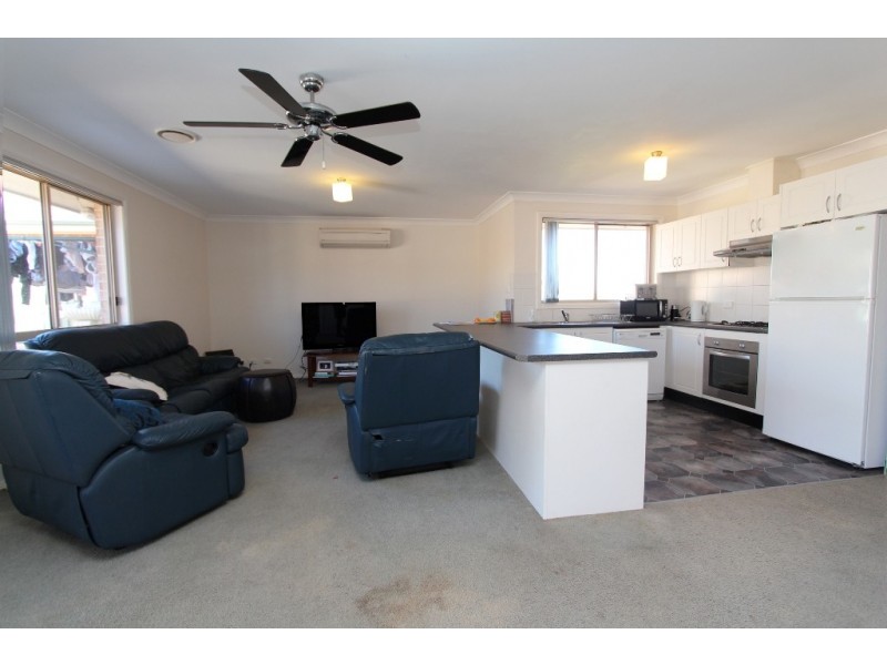 27 Sapphire Close, Kelso NSW 2795