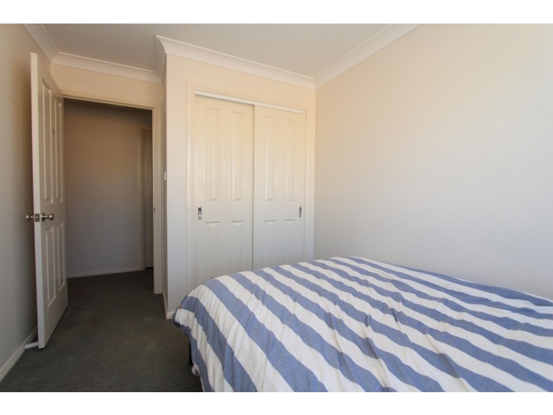 27 Sapphire Close, Kelso NSW 2795