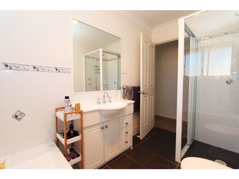 27 Sapphire Close, Kelso NSW 2795