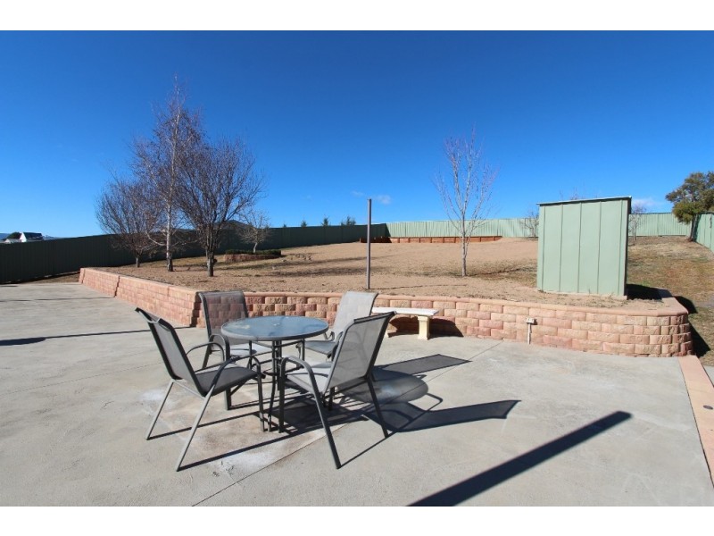 27 Sapphire Close, Kelso NSW 2795