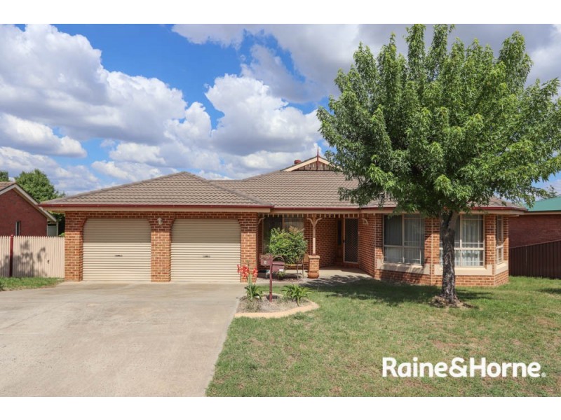 3 Beavis Place, Llanarth NSW 2795