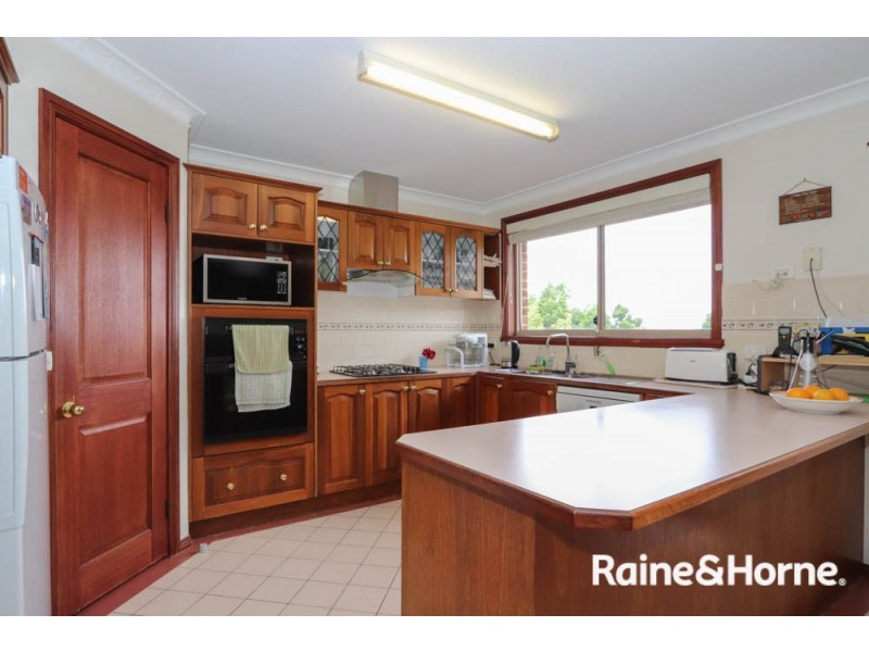 3 Beavis Place, Llanarth NSW 2795