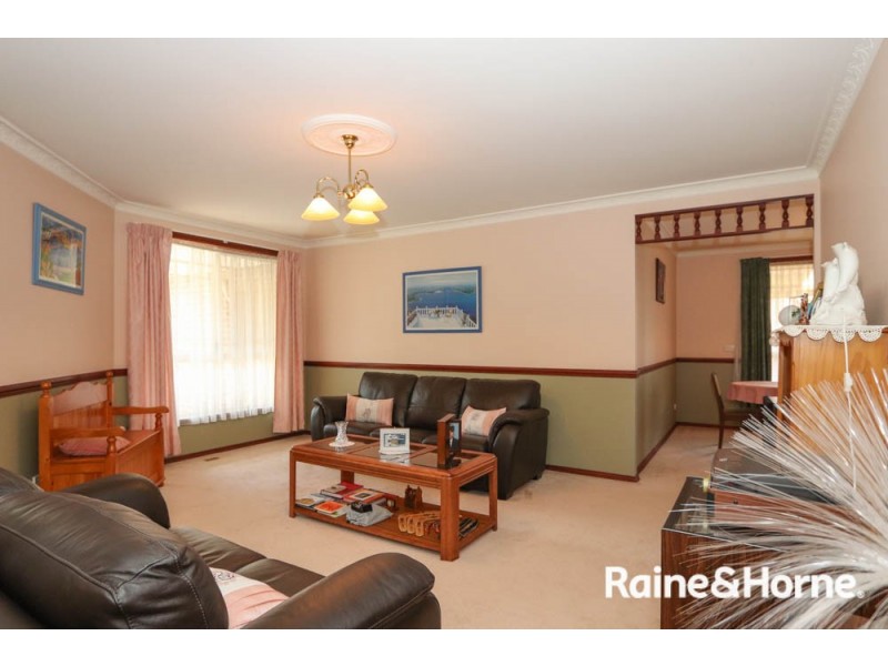 3 Beavis Place, Llanarth NSW 2795