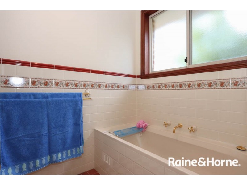 3 Beavis Place, Llanarth NSW 2795