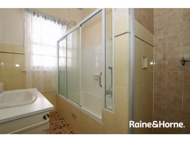 40 Stewart Street, Bathurst NSW 2795