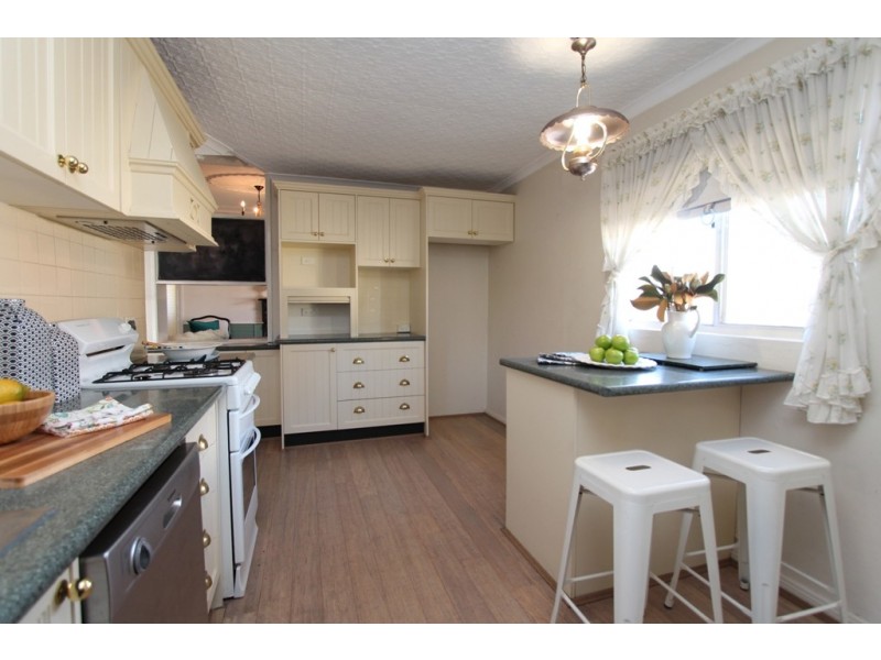 10 Henry Street, Bathurst NSW 2795