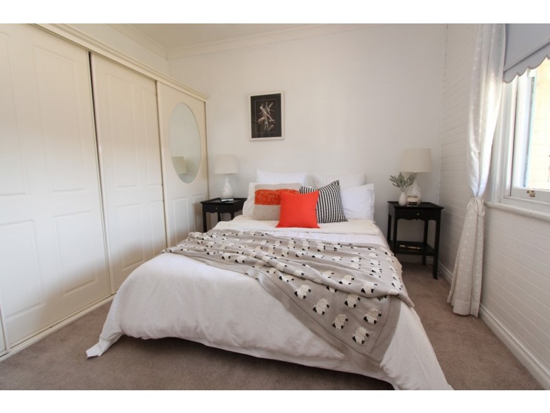 10 Henry Street, Bathurst NSW 2795