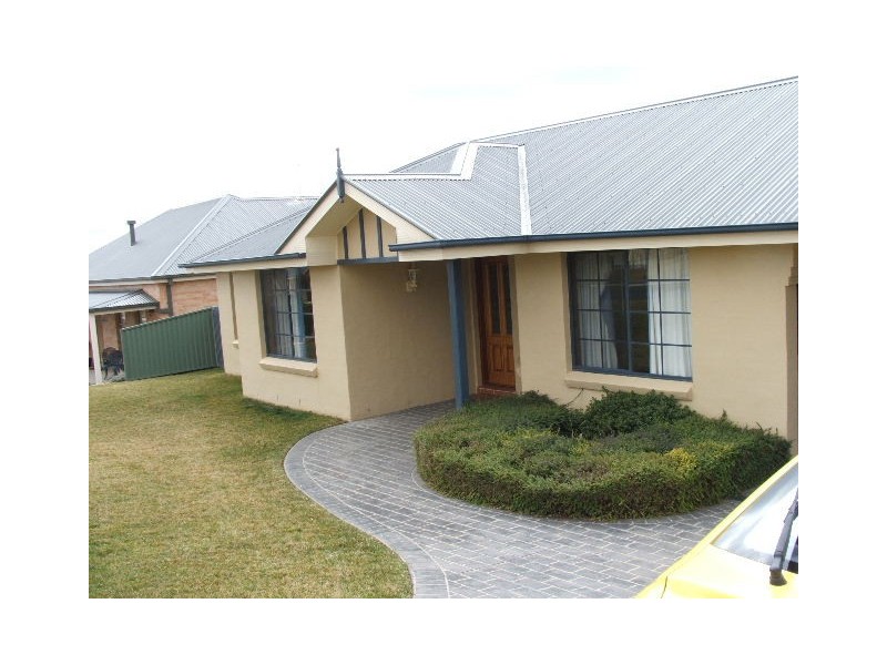 35 Hughes, Bathurst NSW 2795