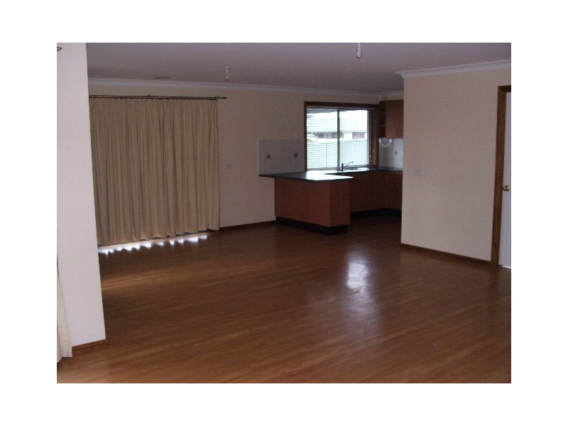 35 Hughes, Bathurst NSW 2795