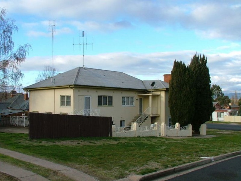 1/7 Busby St, Bathurst NSW 2795