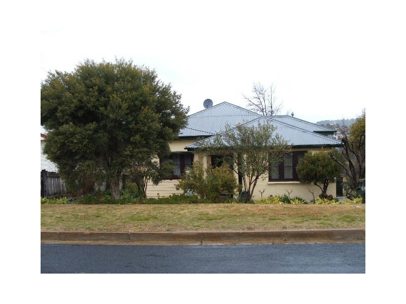 42 Rose St, Bathurst NSW 2795