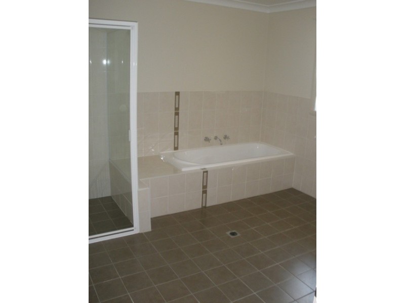11A Darwin Drive, Bathurst NSW 2795