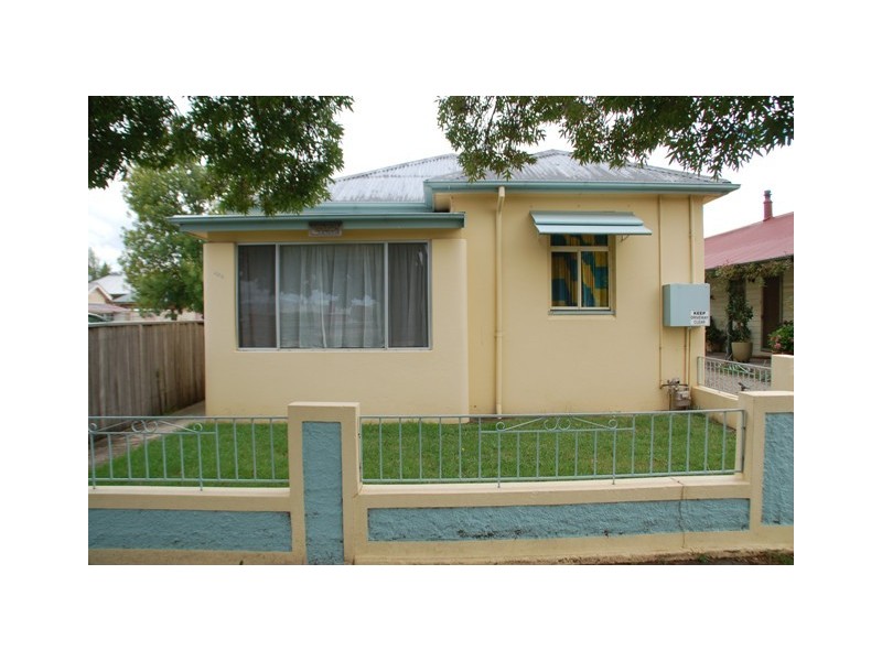 254 Rocket St, Bathurst NSW 2795