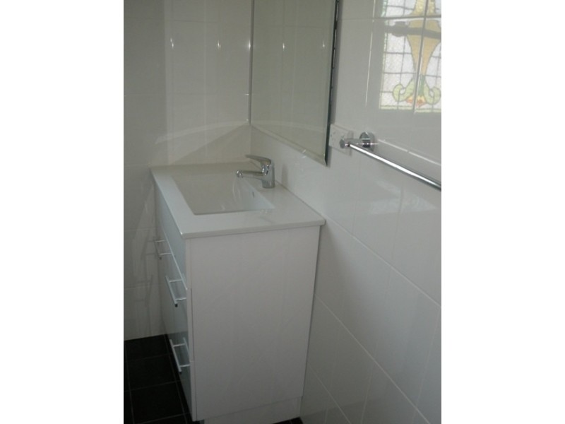 261 Peel St, Bathurst NSW 2795