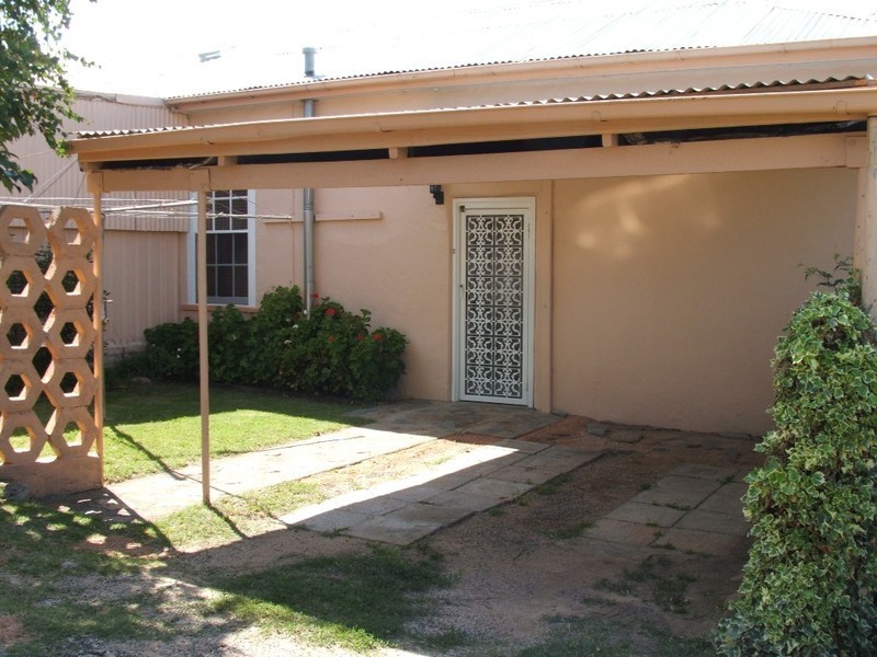 2/4 Hill St, Bathurst NSW 2795