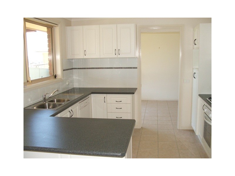 2  Darwin  Drive, Bathurst NSW 2795