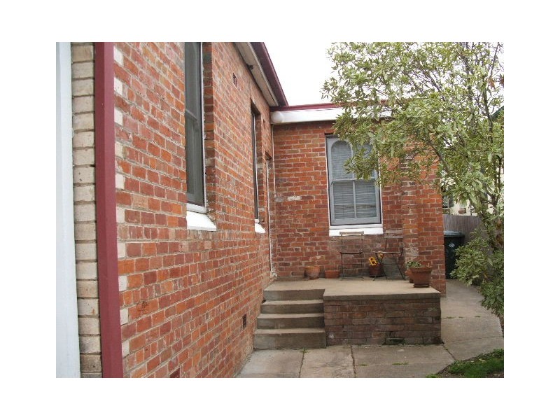 2/207 Hope, Bathurst NSW 2795