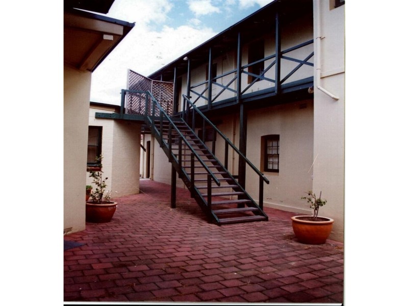 8/2 Keppel St, Bathurst NSW 2795