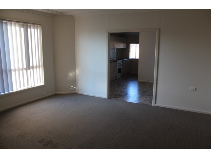 6 Esrom Street, West Bathurst NSW 2795