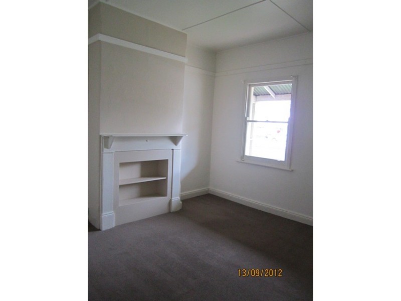 102 Durham St, Bathurst NSW 2795