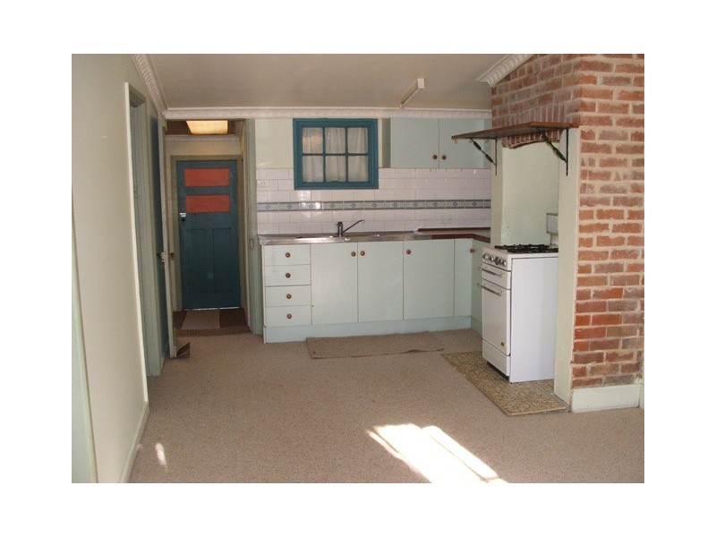 144 Seymour St, Bathurst NSW 2795