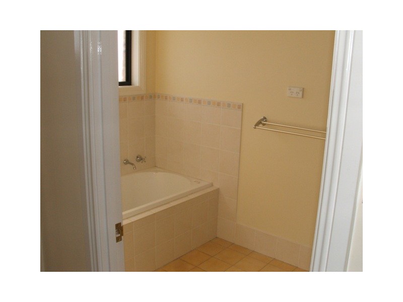 7 Ruby Cl, Kelso NSW 2795