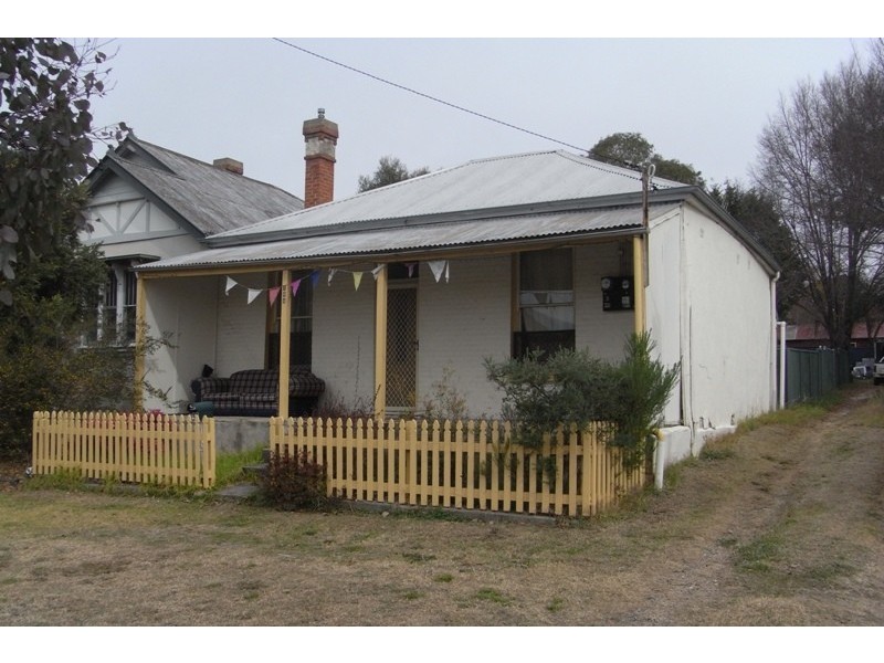 144 Lambert Street, Bathurst NSW 2795