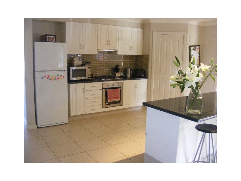 8 Federation Drive, Laffing Waters NSW 2795