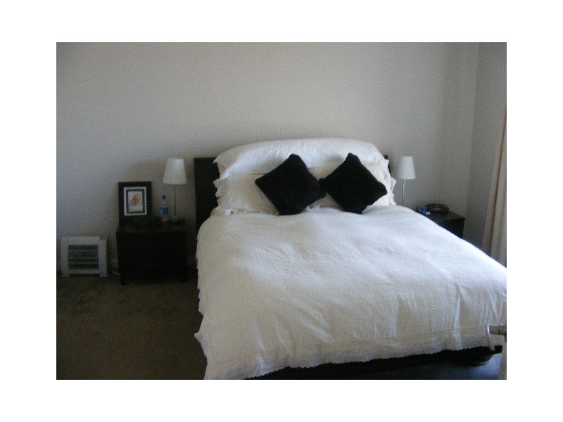 8 Federation Drive, Laffing Waters NSW 2795