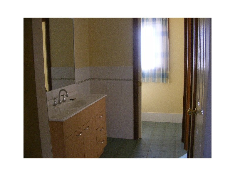 4  Georgia Place, Bathurst NSW 2795