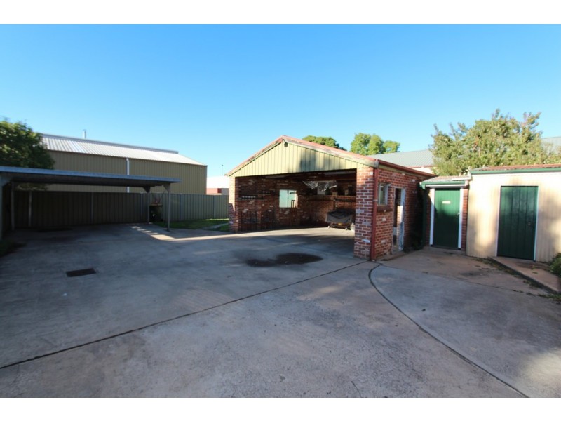 86 Bentinck Street, Bathurst NSW 2795