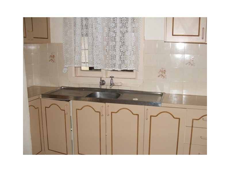 9 Baillie St, Bathurst NSW 2795