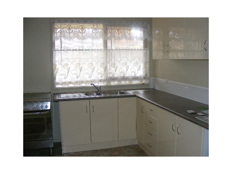 10 Larson, Bathurst NSW 2795