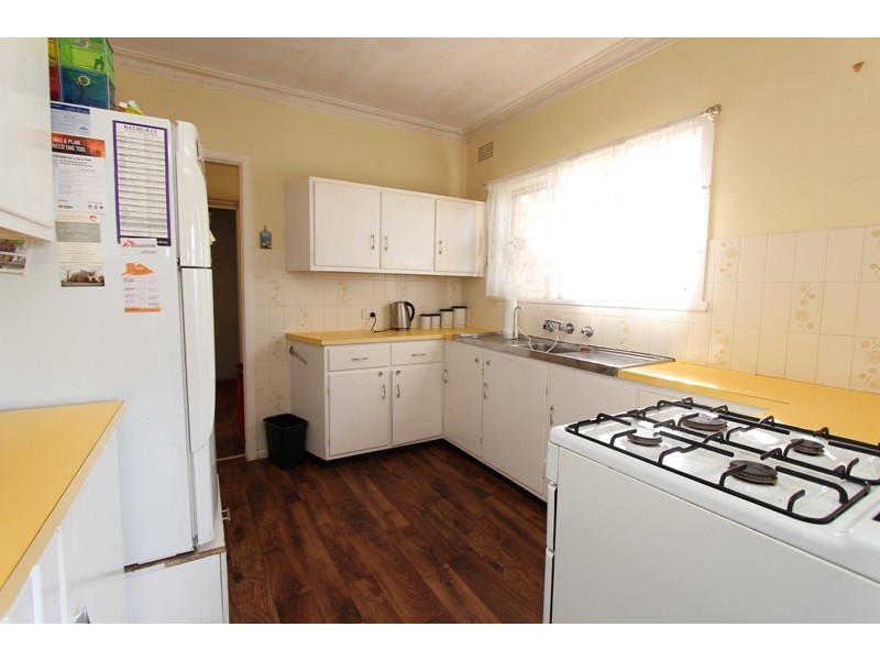 3 Isaacs Street, Bathurst NSW 2795