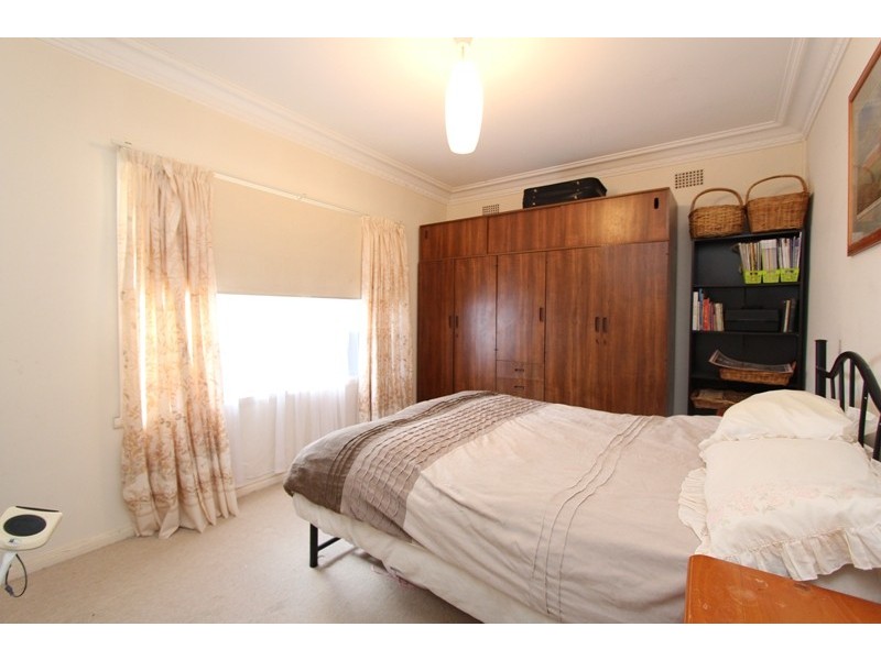 3 Isaacs Street, Bathurst NSW 2795