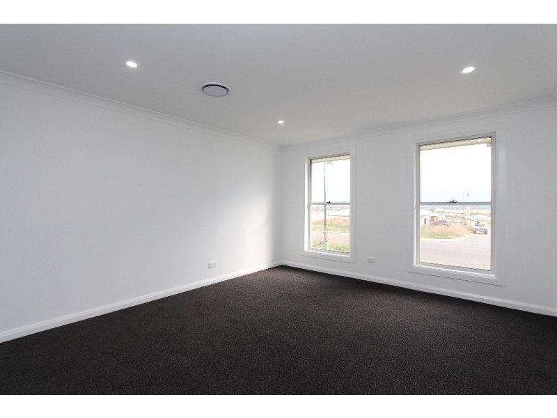 10 Dillon Drive, Kelso NSW 2795