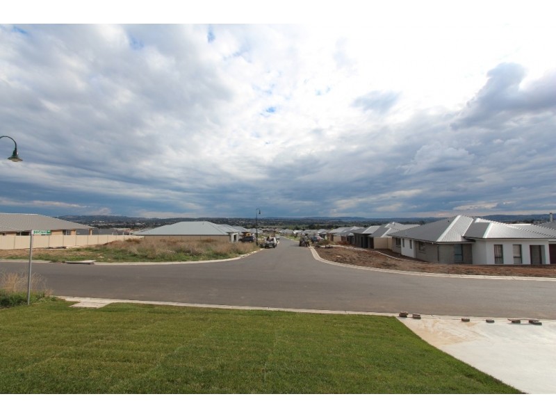 10 Dillon Drive, Kelso NSW 2795