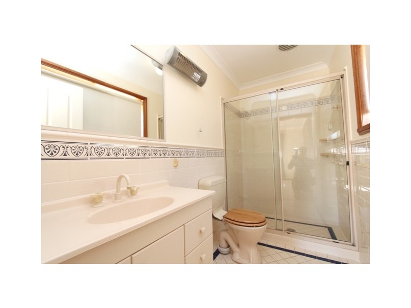 5 Ullathorne Cl, Bathurst NSW 2795