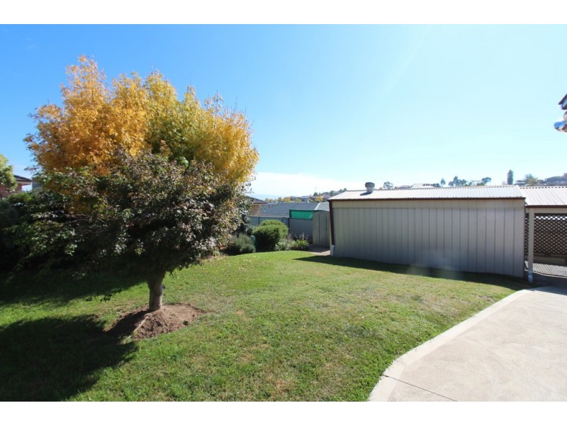 5 Ullathorne Cl, Bathurst NSW 2795