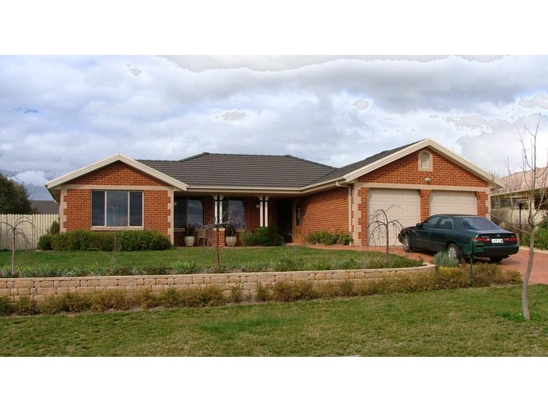 3 Farmgate Dr, Bathurst NSW 2795