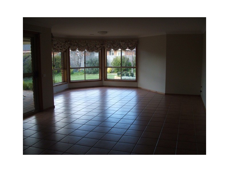 3 Farmgate Dr, Bathurst NSW 2795