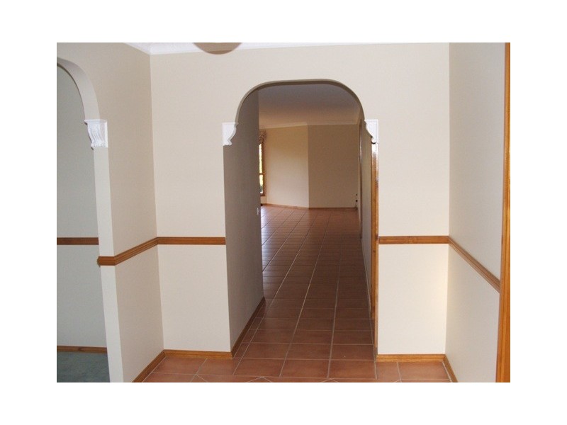 3 Farmgate Dr, Bathurst NSW 2795