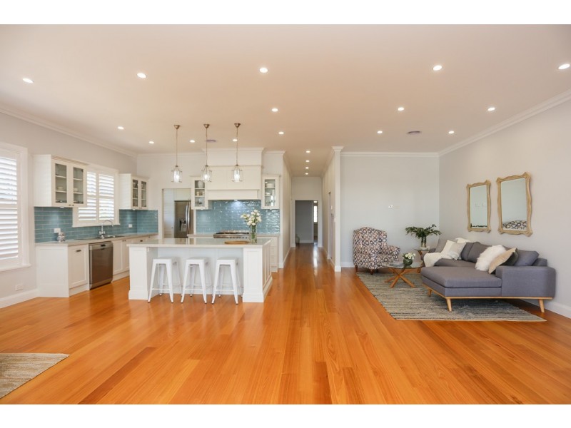 241 Keppel Street, Bathurst NSW 2795