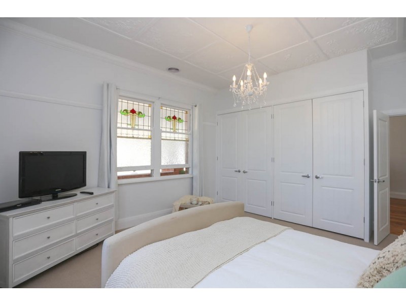 241 Keppel Street, Bathurst NSW 2795