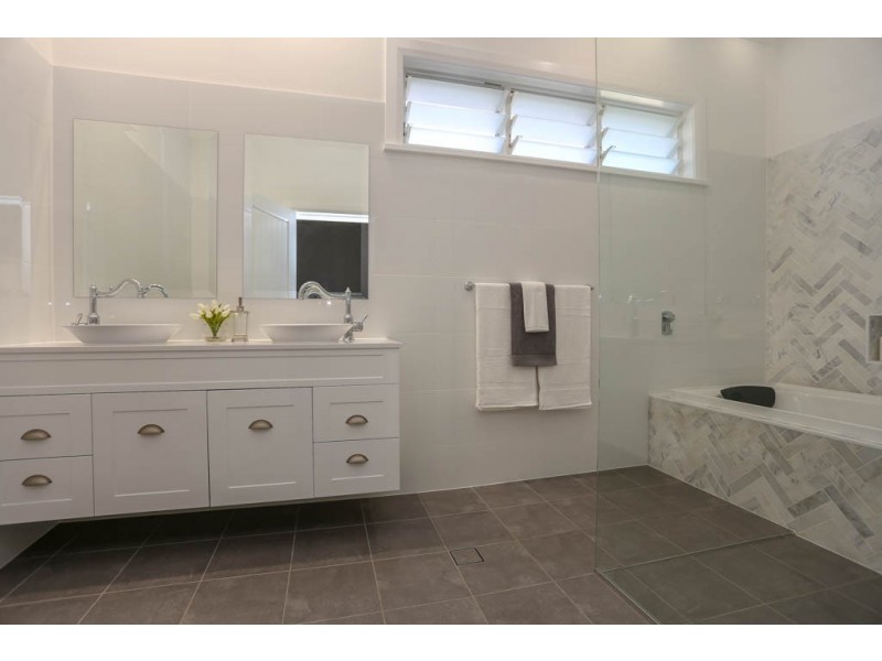 241 Keppel Street, Bathurst NSW 2795