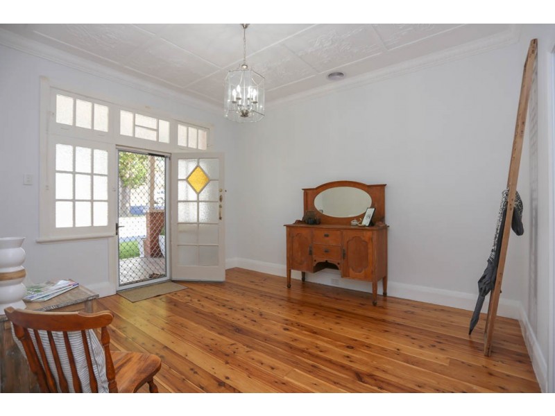 241 Keppel Street, Bathurst NSW 2795