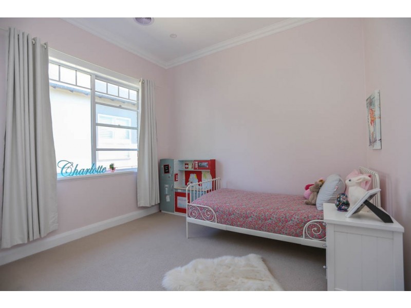 241 Keppel Street, Bathurst NSW 2795