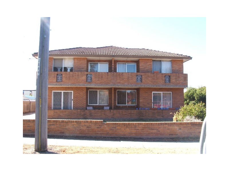 2/67 Piper St, Bathurst NSW 2795