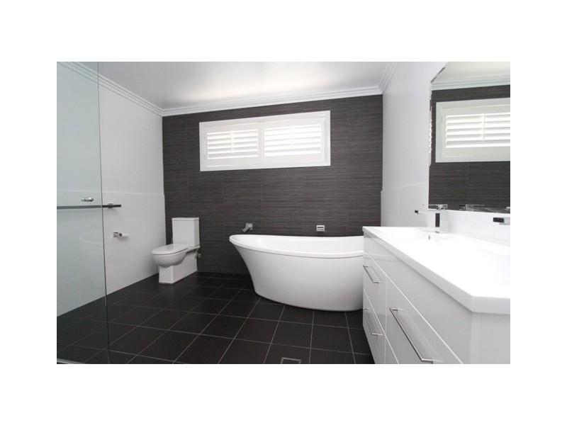 15 McGirr Pl, Bathurst NSW 2795