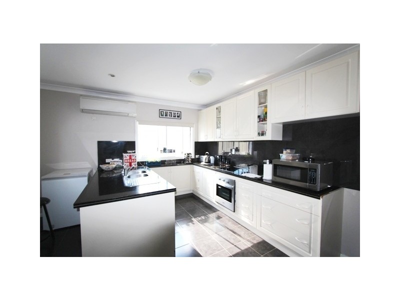 27 Lambert Street, Bathurst NSW 2795